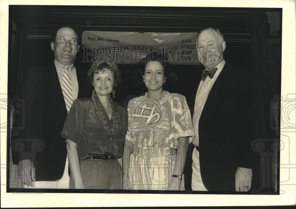 1990 Press Photo Guests at Julia Jump benefit. - Historic Images