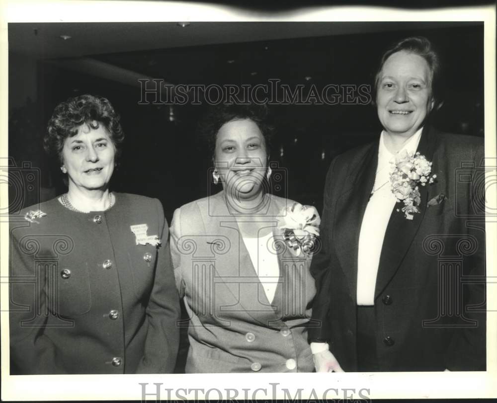 1994 Press Photo Barbara LaNasa, Cynthia Calister Sr., Camille Anne Campbell - Historic Images