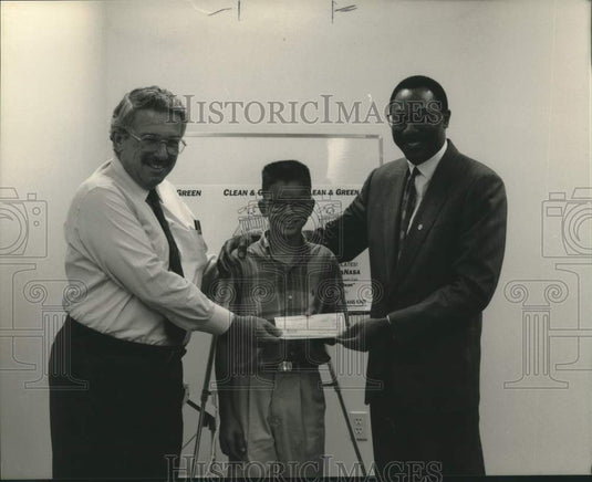 Press Photo Shawn LaNasa of Livingston Middle School won mascot naming contest - Historic Images