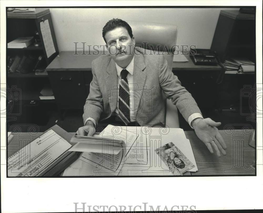 1987 Press Photo Homicide detective Robert Lambert - Historic Images