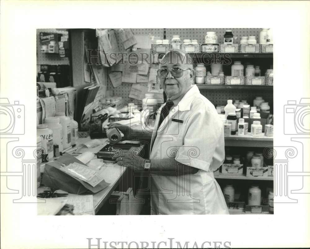 1988 Press Photo Emile Lablanche at Circle Food Store&#39;s Pharmacy - Historic Images