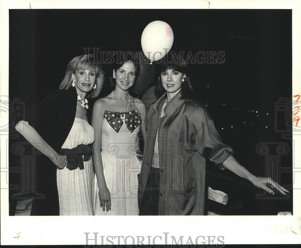 1988 Press Photo Janice Oppenheim, Melinda Aguillar and Jan Katz - Historic Images