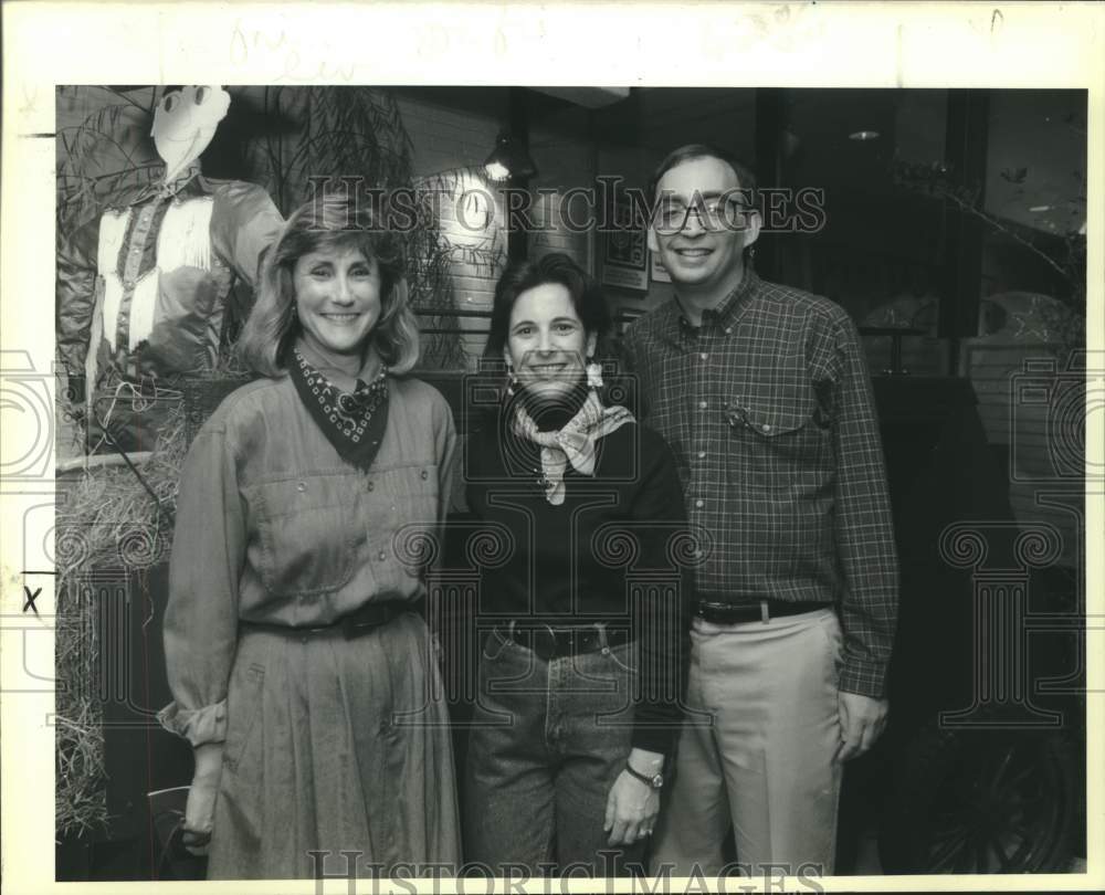 1989 Press Photo Carol Katz, Susan and Lou Good of Jewish Community Center - Historic Images