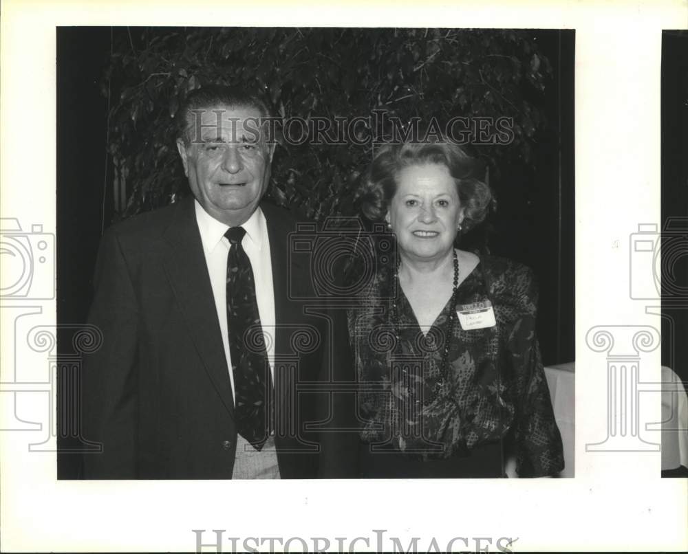 1991 Press Photo Colonel Ernest and wife Paula Lampert at Yacht Club dinner - Historic Images