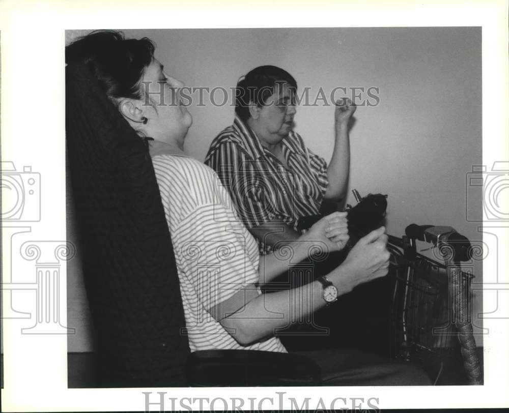 1994 Press Photo Sharon Vollentein &amp; Dianne Bouvier doing Wheelchair Aerobics - Historic Images