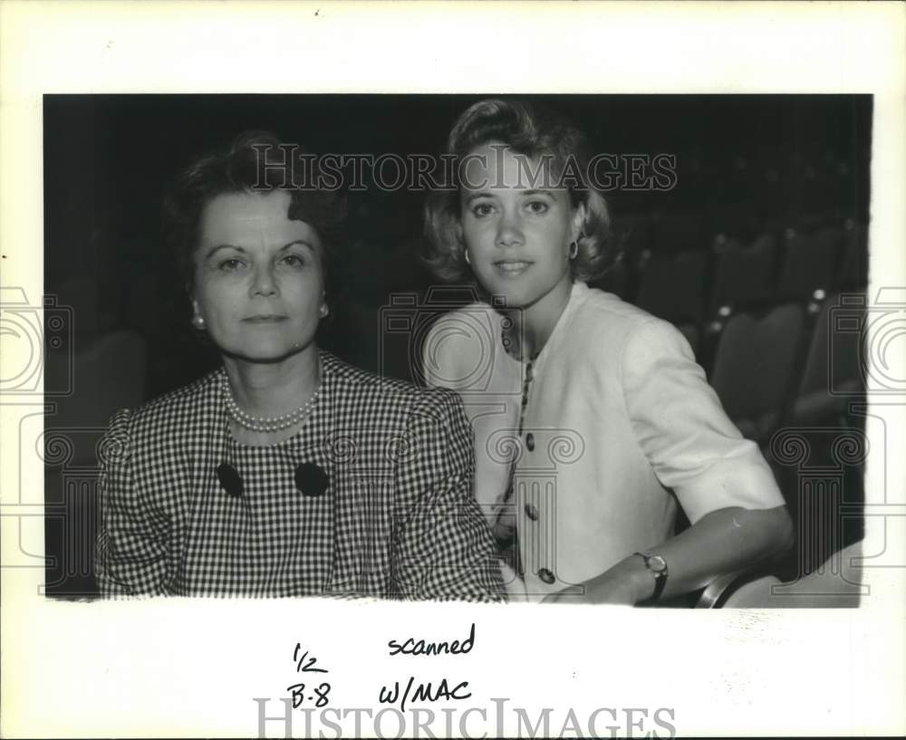 1991 Press Photo Verna Landrieu and Mary Landrieu at YWCA Role Model luncheon. - Historic Images