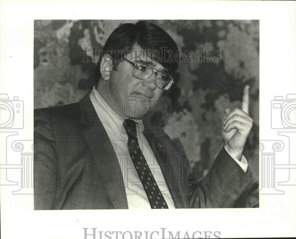 1986 Press Photo Republican Representative Charles Lancaster spoke to VBBA - Historic Images