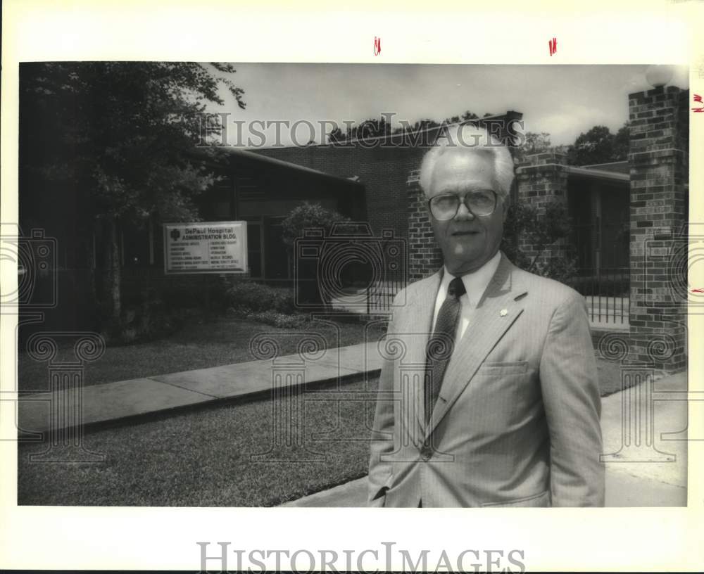 1989 Press Photo Doctor Robert Lancaster of DePaul Hospital in New Orleans - Historic Images