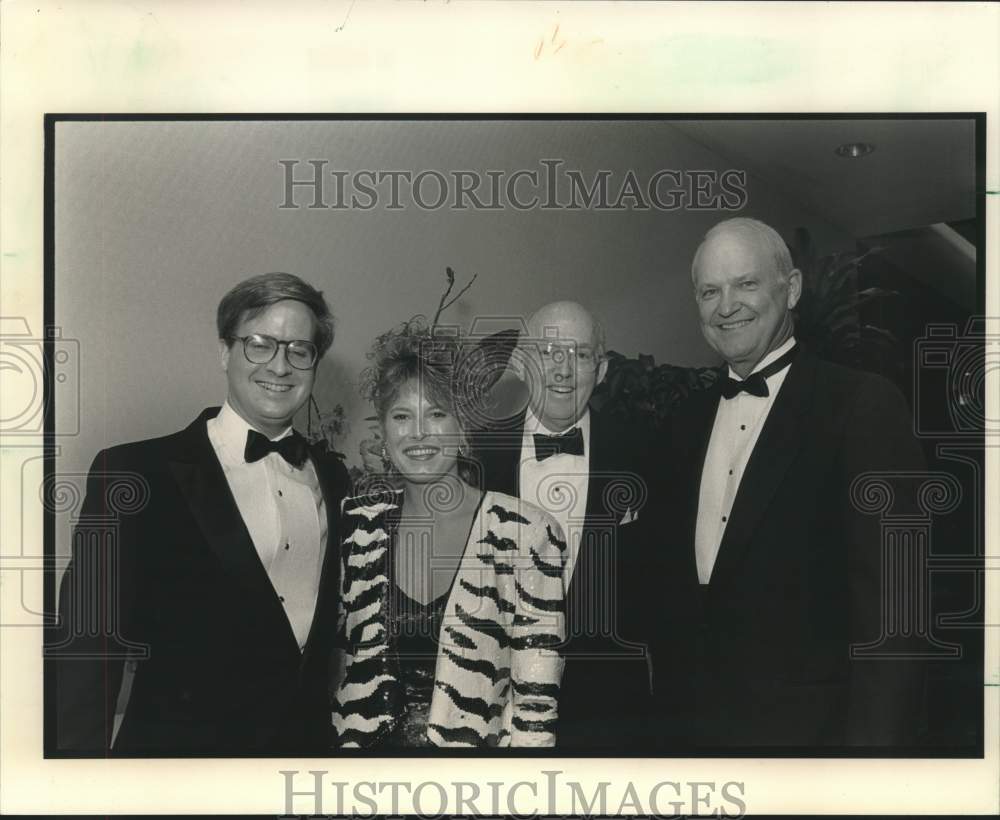 1990 Press Photo Guests attending the YLC Role Models Black Tie Benefit Gala - Historic Images