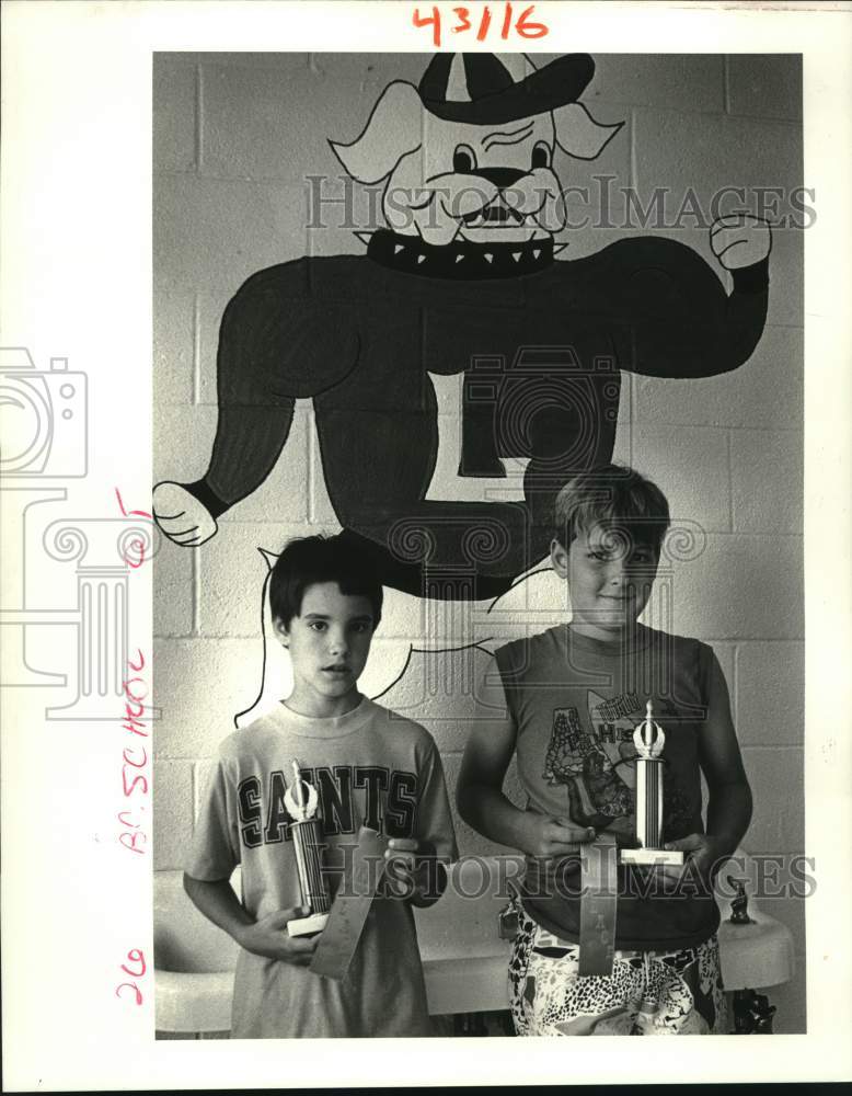 1987 Press Photo Winners of Lacoste Elementary school anti-drug poster contest - Historic Images