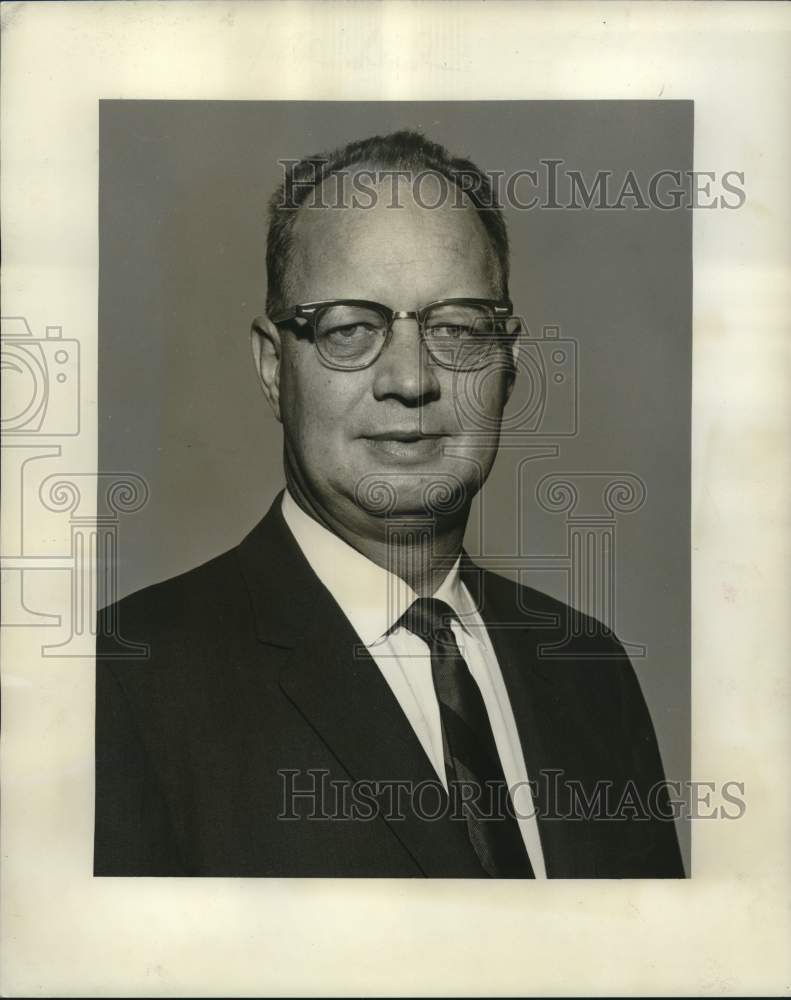 1968 Press Photo Wade L. Lathram, senior inspector U.S. State Department- Historic Images