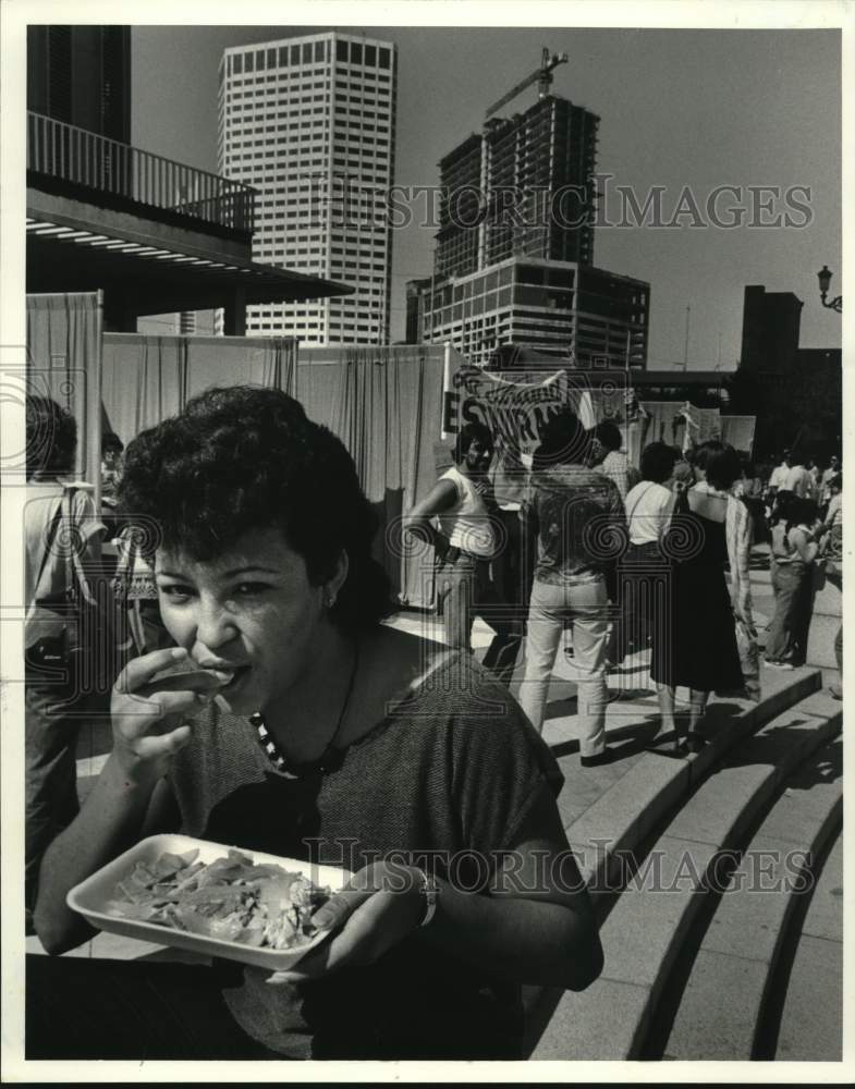 1983 Press Photo Lorena Juarez at Latin American Festival held on Spanish Plaza - Historic Images