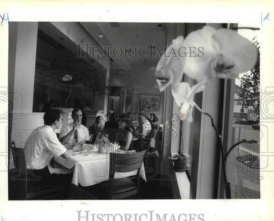 1992 Press Photo Mike's Restaurant on lower level-Lafayette Hotel on St. Charles - Historic Images
