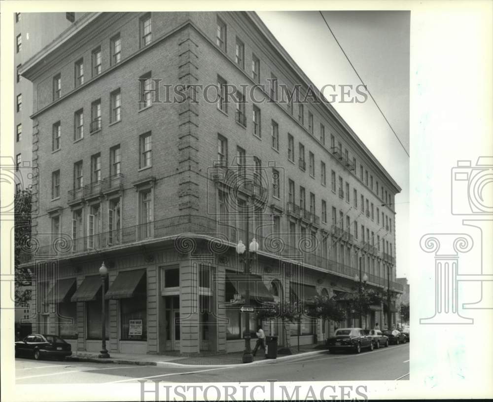 1991 Press Photo Exterior of the Lafayette Hotel, 628 St. Charles Avenue - Historic Images