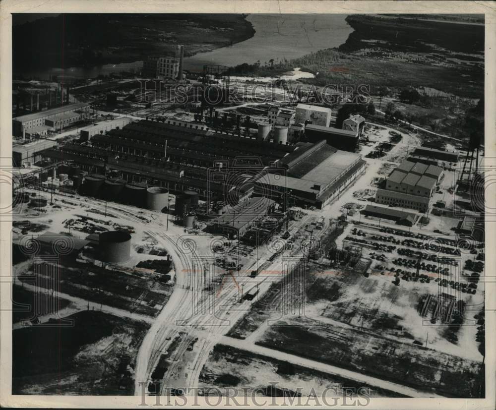 1948 Press Photo Aerial view of Southern Alkali Corporation&#39;s plant-Lake Charles-Historic Images