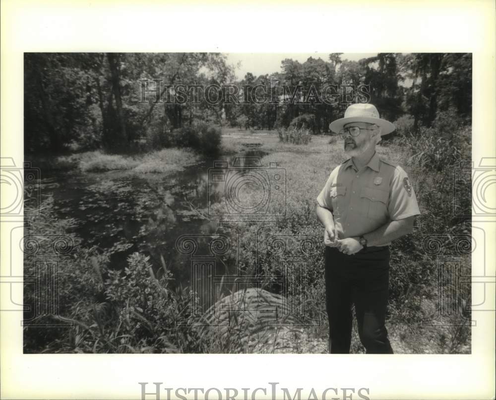 1993 Press Photo Jim Carson, unit manager of Jean Lafitte National Park - Historic Images