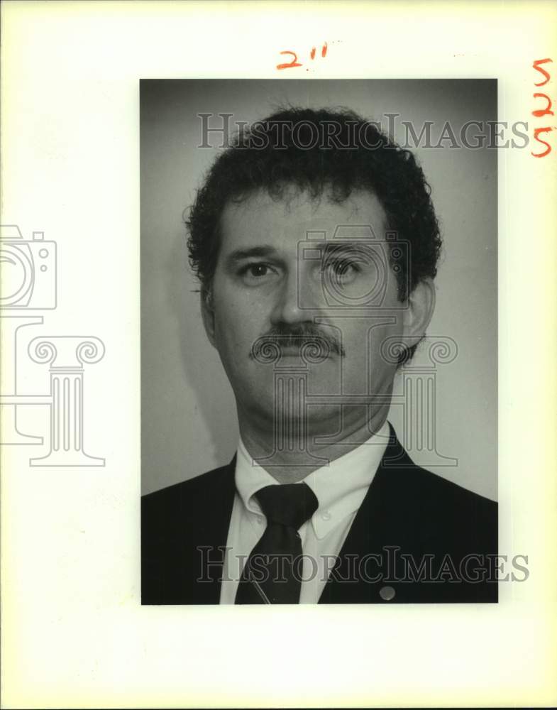 1988 Press Photo Larry Johnson, Air Cargo Coordinator - Historic Images