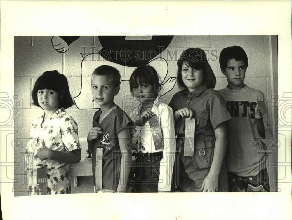 1987 Press Photo Winners of Lacoste Elementary School anti-drug poster contest - Historic Images