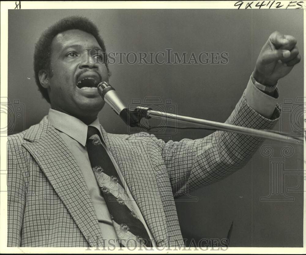 1978 Federal mediator Don Doherty at Orleans Parish School Board - Historic Images