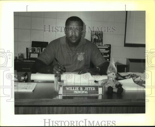 1993 Press Photo Willie B. Jeter, Principal St. Tammany Junior High School - Historic Images