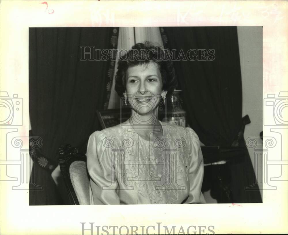 1992 Press Photo Barbara Johnson attending a benefit gala - Historic Images