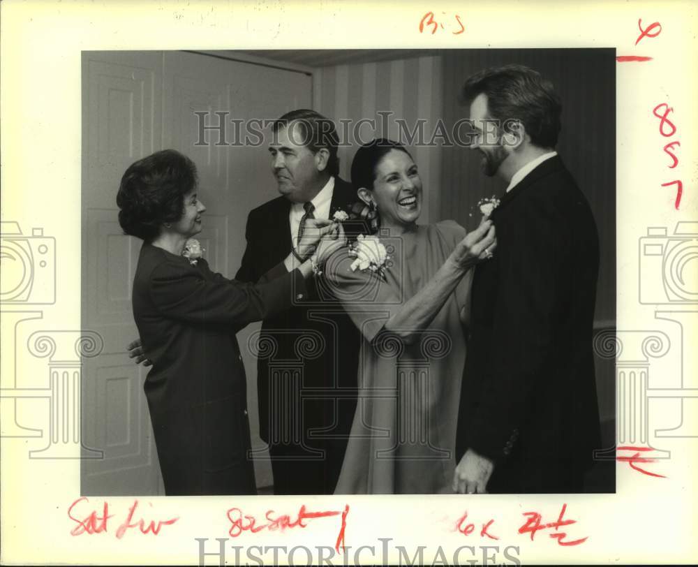 1989 Press Photo Couples attending the Volunteer Activist Benefit Gala - Historic Images