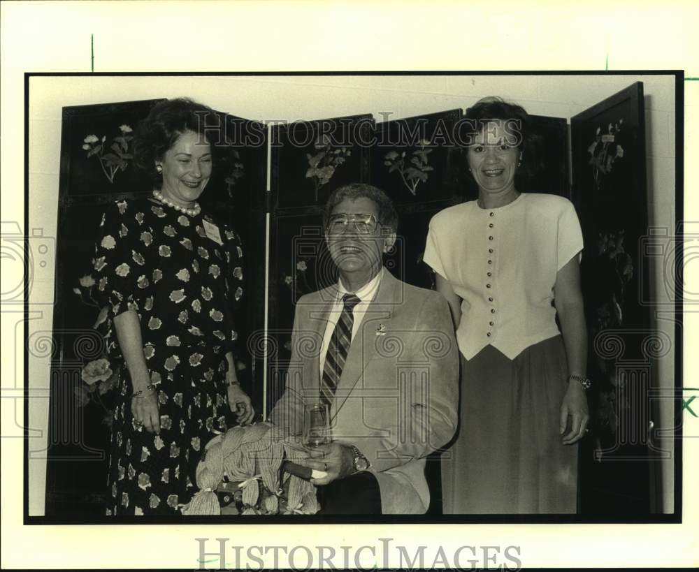 1990 Press Photo Carroll Suggs, Dr. Joseph Licciardi, Betsy Marino - Historic Images