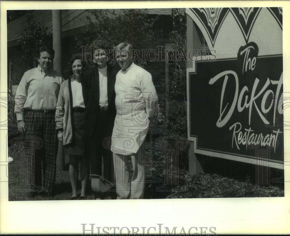 1991 Press Photo Covington Junior Service League&#39;s &quot;Yuletimes&quot; at The Dakota - Historic Images