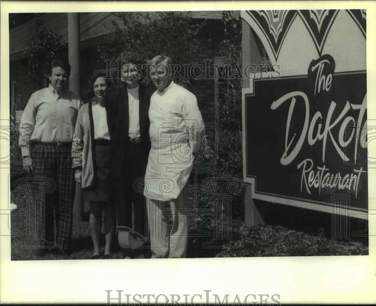 1991 Press Photo Covington Junior Service League's "Yuletimes" at The Dakota - Historic Images