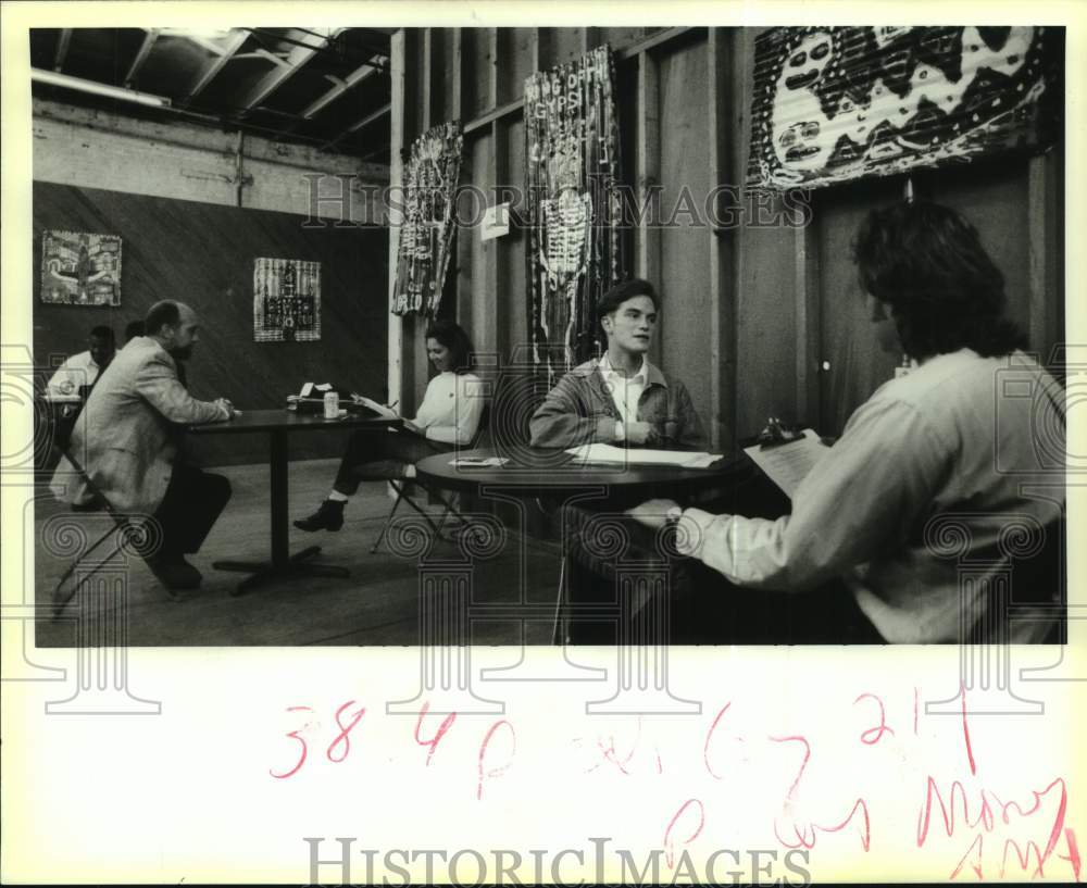 1993 Press Photo Doug Schwartz interviewed by Mike Grazier of the House of Blues- Historic Images