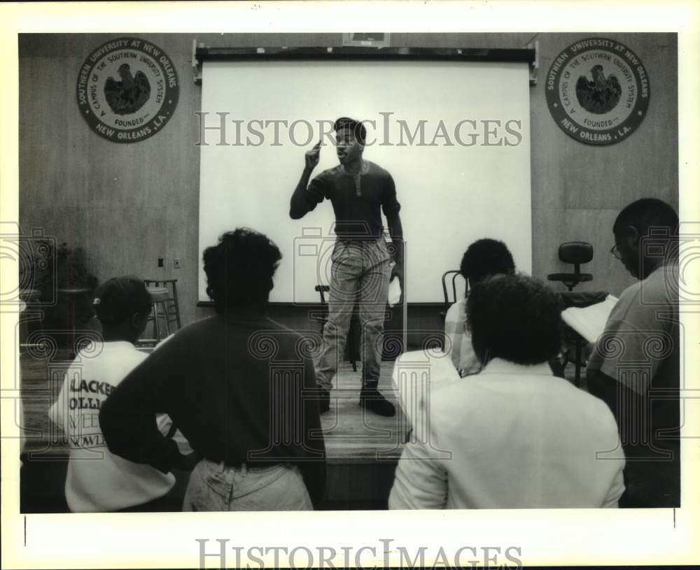 1990 Press Photo Noel Jones Rehearses For &quot;Malcolm X&quot; Production, SUNO - Historic Images