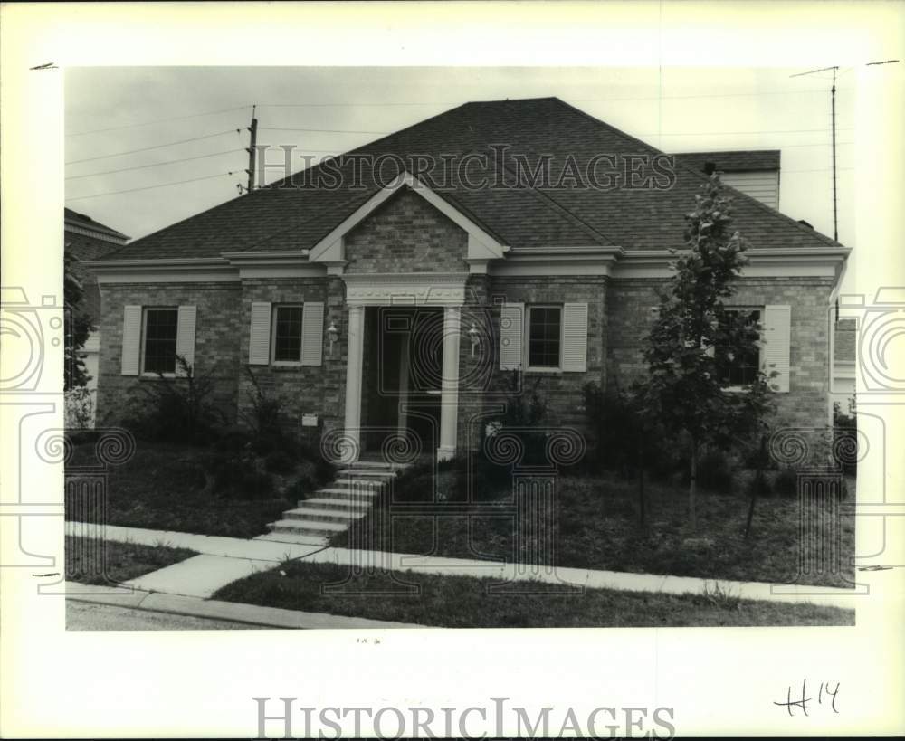 1991 Press Photo House at 360 Leslie Lane Sold - Historic Images