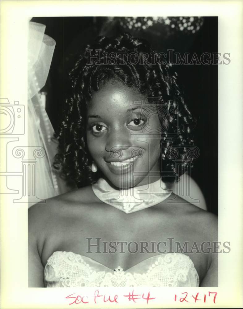 1994 Press Photo Veronica Johnson&#39;s Sweet 16 - Historic Images