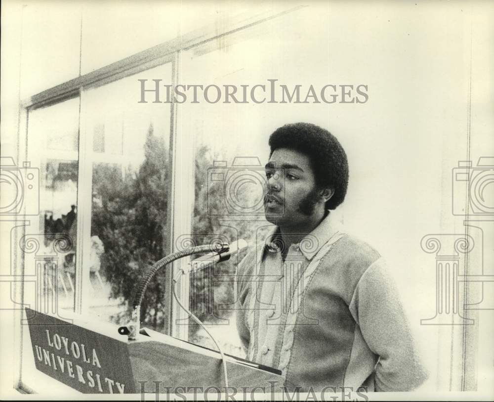 1972 Willis Joseph, baseball player addresses group on protest - Historic Images