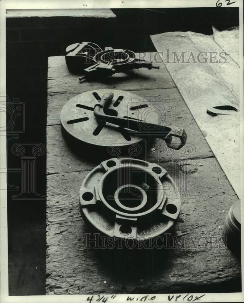 Press Photo Good tolls rust in silence of shop building at Hope Haven - Historic Images