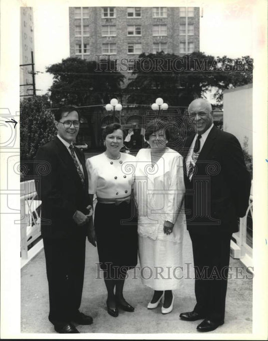 1994 Press Photo Group at University Hospital Party - Historic Images