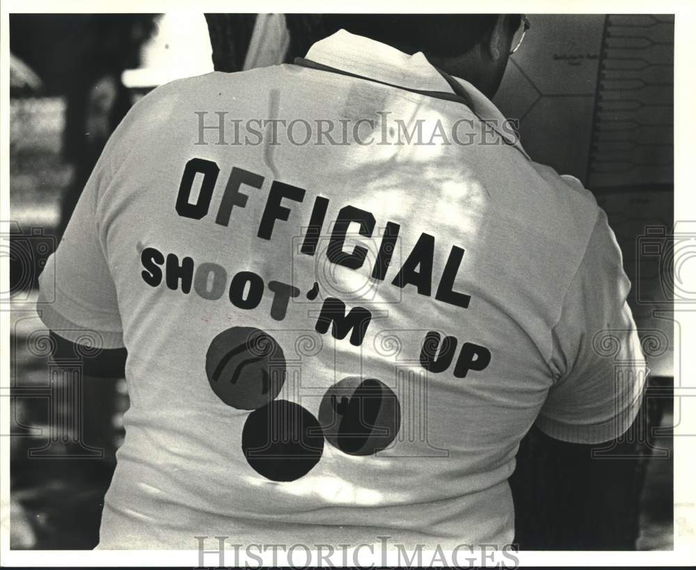 1987 Press Photo Official At Marbles Tournament - Historic Images