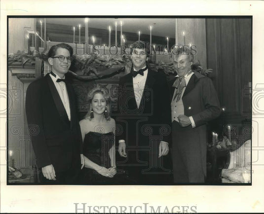 1990 Press Photo Guest and dignitaries at the Flower Frazer Debutante - Historic Images