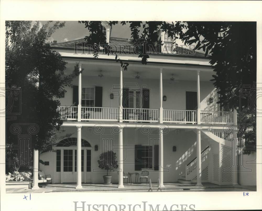 1988 Press Photo 1830&#39;s residence by Frank Masson of Barry Rox Associated Ltd. - Historic Images