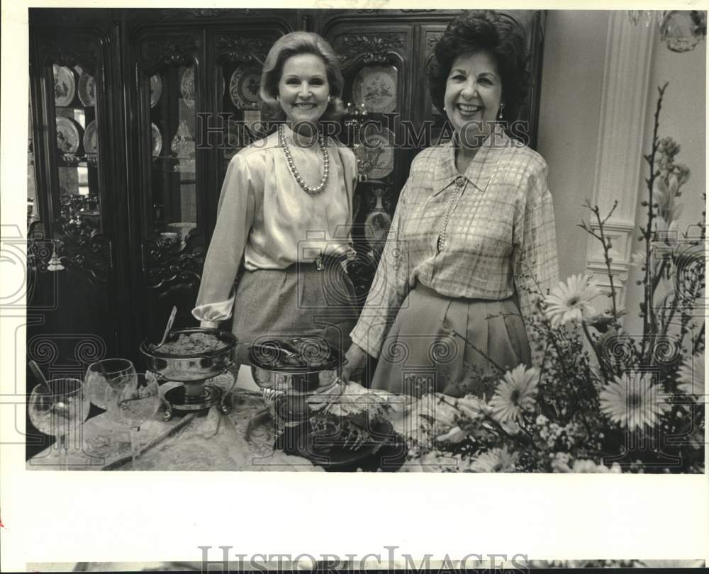 1986 Press Photo Sadie Marcello &amp; Margie Jones of Creative Planters Garden Club - Historic Images