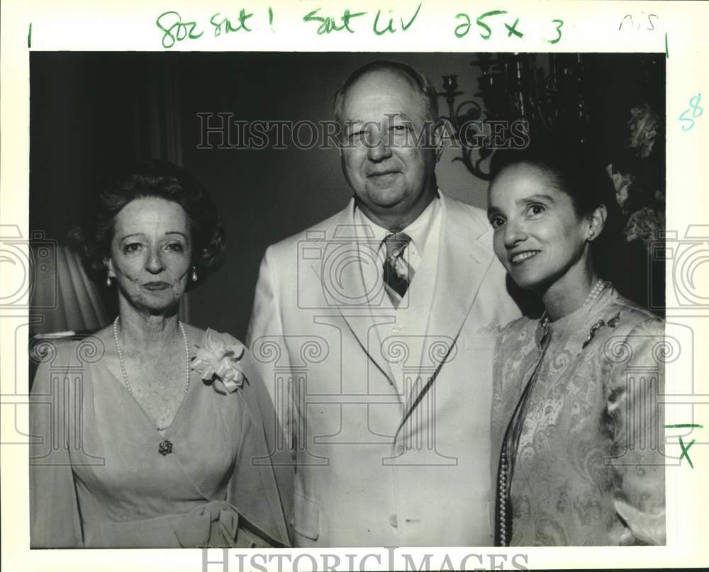 1988 Press Photo Katherine Livaudais, Darwin &amp; Mary Jane Fenner at Orleans Club - Historic Images