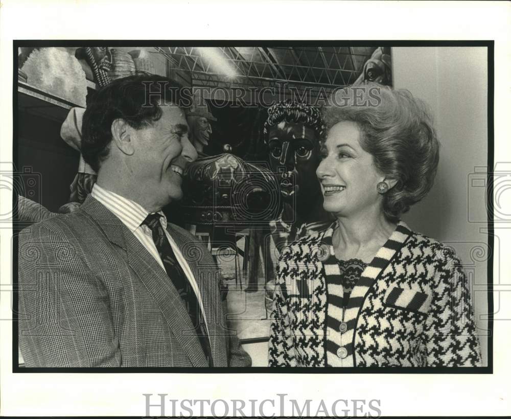 1990 Press Photo Blaine Kern and Marianne Cohn at Japanese Mardi Gras Exhibit. - Historic Images