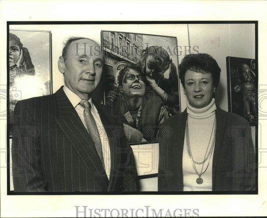 1990 Press Photo Bryant Allen & Becky Currence at Japanese Mardi Gras Exhibit - Historic Images