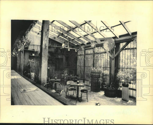 1990 Press Photo Interior of the Maple Leaf Bar - Historic Images