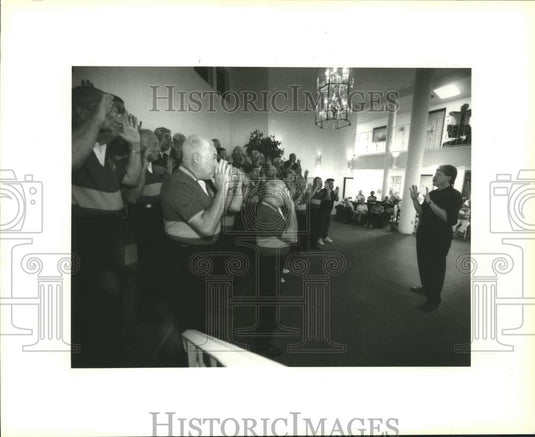 1994 Press Photo Mardi Gras Chorus singing at Noveau Marc Retirement Home - Historic Images