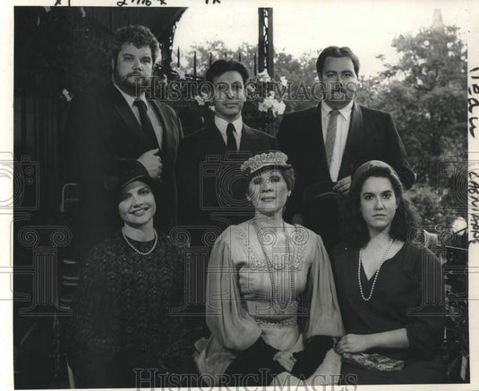1987 Press Photo Cast of Le Petit Theatre's "Le Veau Qui Tete." - Historic Images