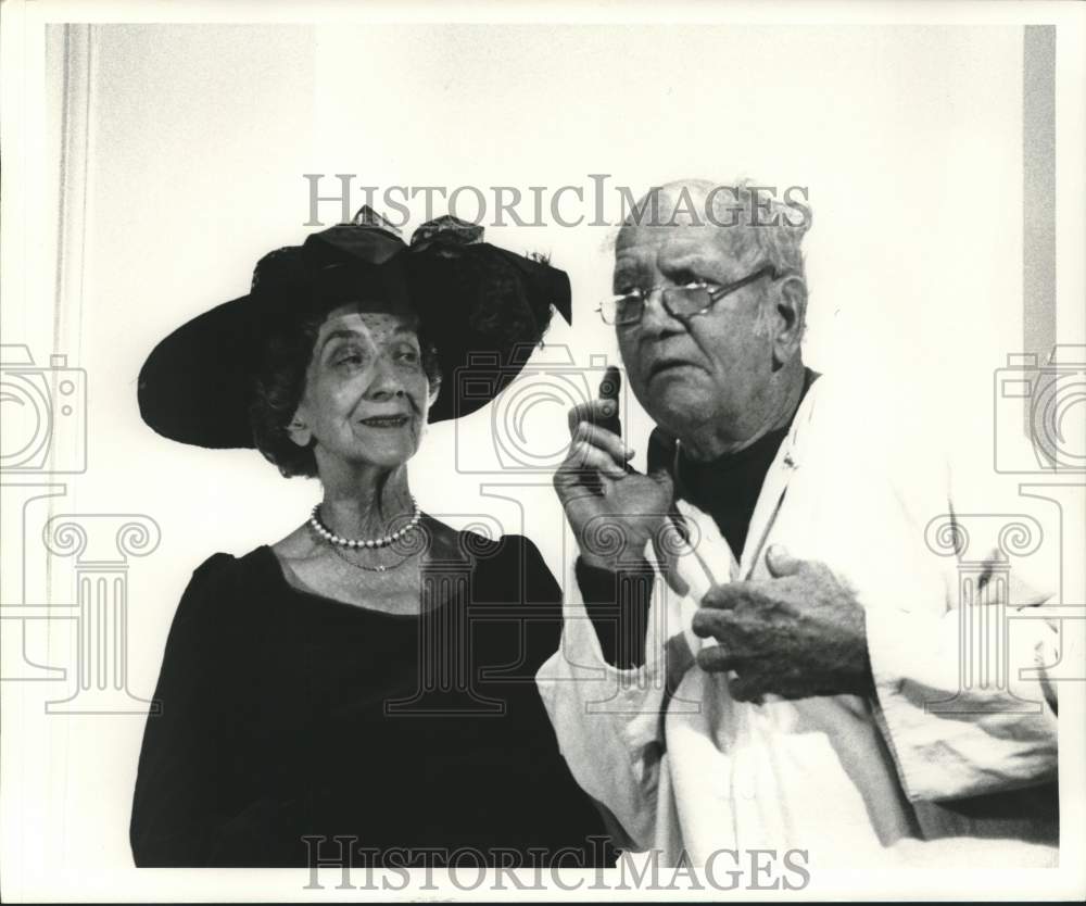 1987 Press Photo Lois Crandell &amp; M. Audley Keck in &quot;Scrooge&quot; at Le Petit Theatre - Historic Images