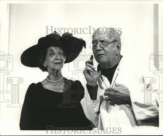 1987 Press Photo Lois Crandell & M. Audley Keck in "Scrooge" at Le Petit Theatre - Historic Images