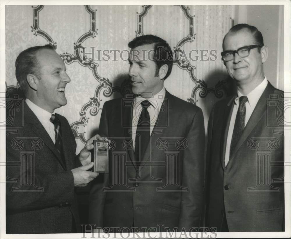 1970 John Lester honored at Association of Home Builders convention - Historic Images