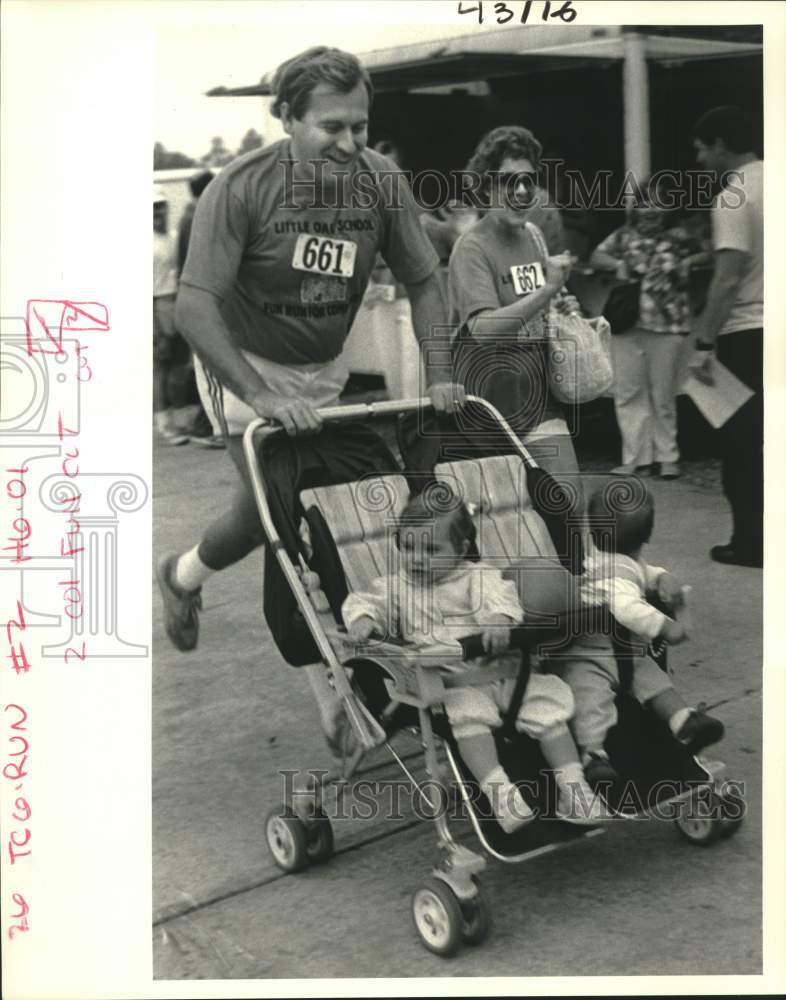 1987 Press Photo Jim Gosey, his wife, &amp; children in the Fun Run for Computers. - Historic Images